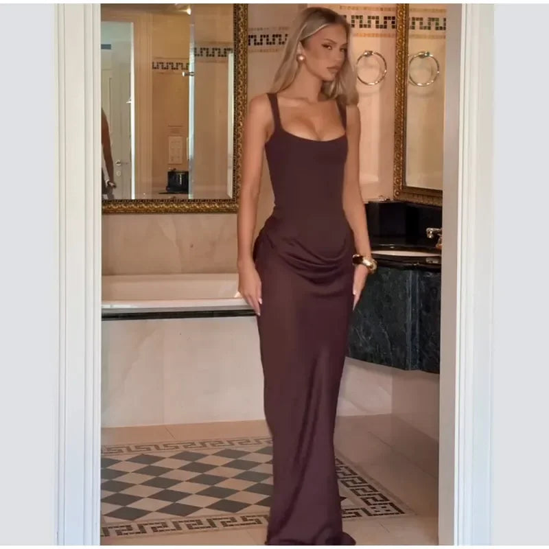 Vestido Mini Halter Sin Espalda | Plisado y Sensual | Verano 2026