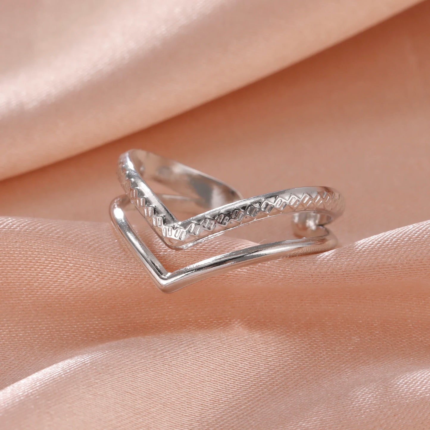 Anillo Ajustable de Corazón Geométrico | Acero Inoxidable