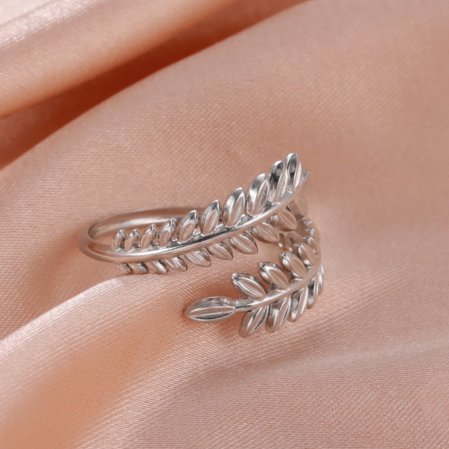 Anillo Ajustable de Corazón Geométrico | Acero Inoxidable